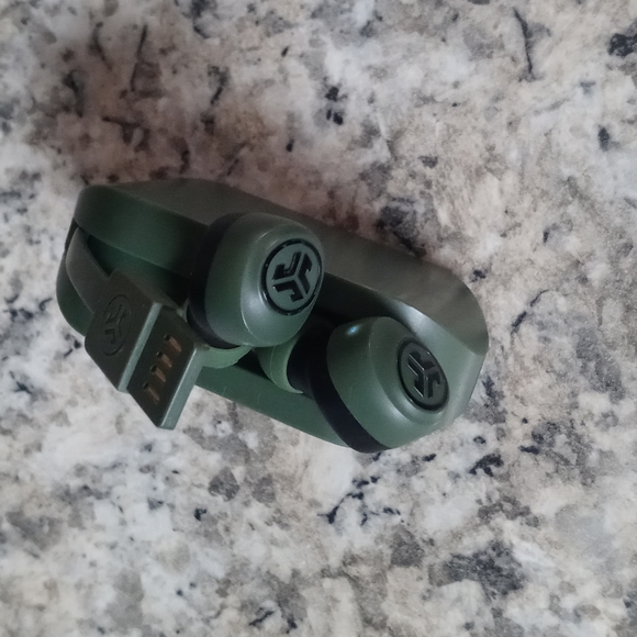J lab ear buds (GREEN) - Picture 4 of 7